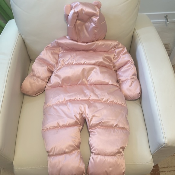 Baby gap snowsuit size 6-12 in baby pink color - Picture 5 of 5